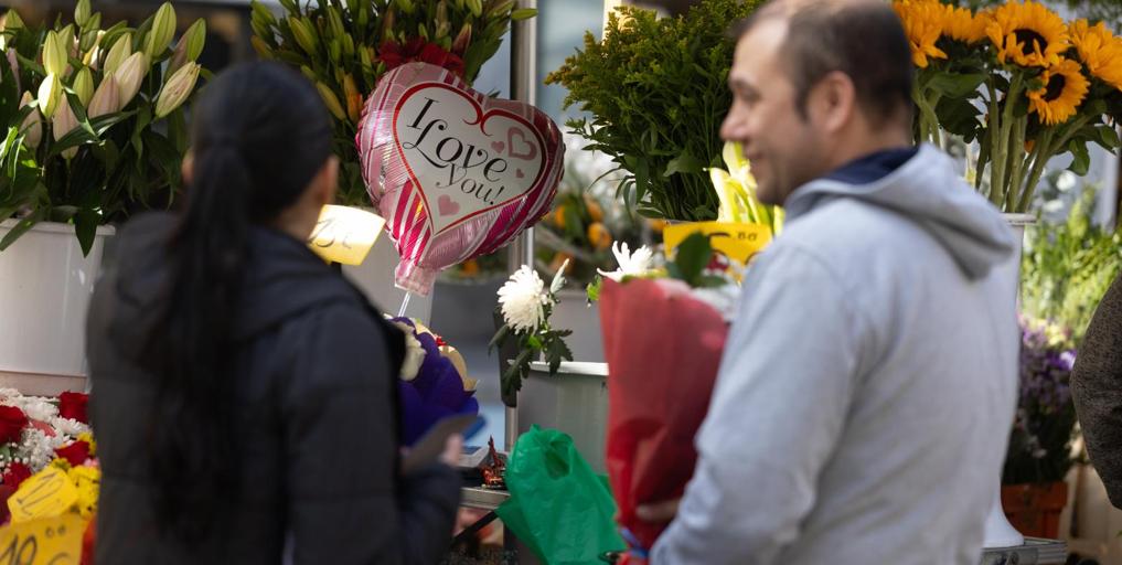 Benching, Love Bombing o Ghosting: qué son, señales de alerta y cómo afrontarlo si te ocurre en una relación