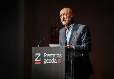 Los tres libros que marcaron la infancia de Pérez-Reverte y que recomienda leer una vez en la vida