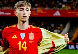 Los orígenes de Dean Huijsen: dónde nació, de dónde son sus padres y por qué juega con España