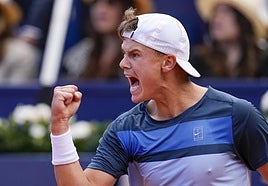 Quién es Rune, el amigo de la infancia y verdugo de Alcaraz en la final del Godó: un DiCaprio danés con mal genio y mucho talento