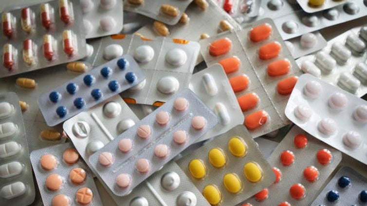 Un farmacéutico advierte sobre la mezcla de los antihistamínicos con el alcohol: «Existen diferentes generaciones»