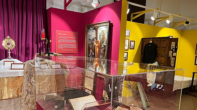 Objetos que se pueden contemplar en la muestra expositiva del Seminario Menor