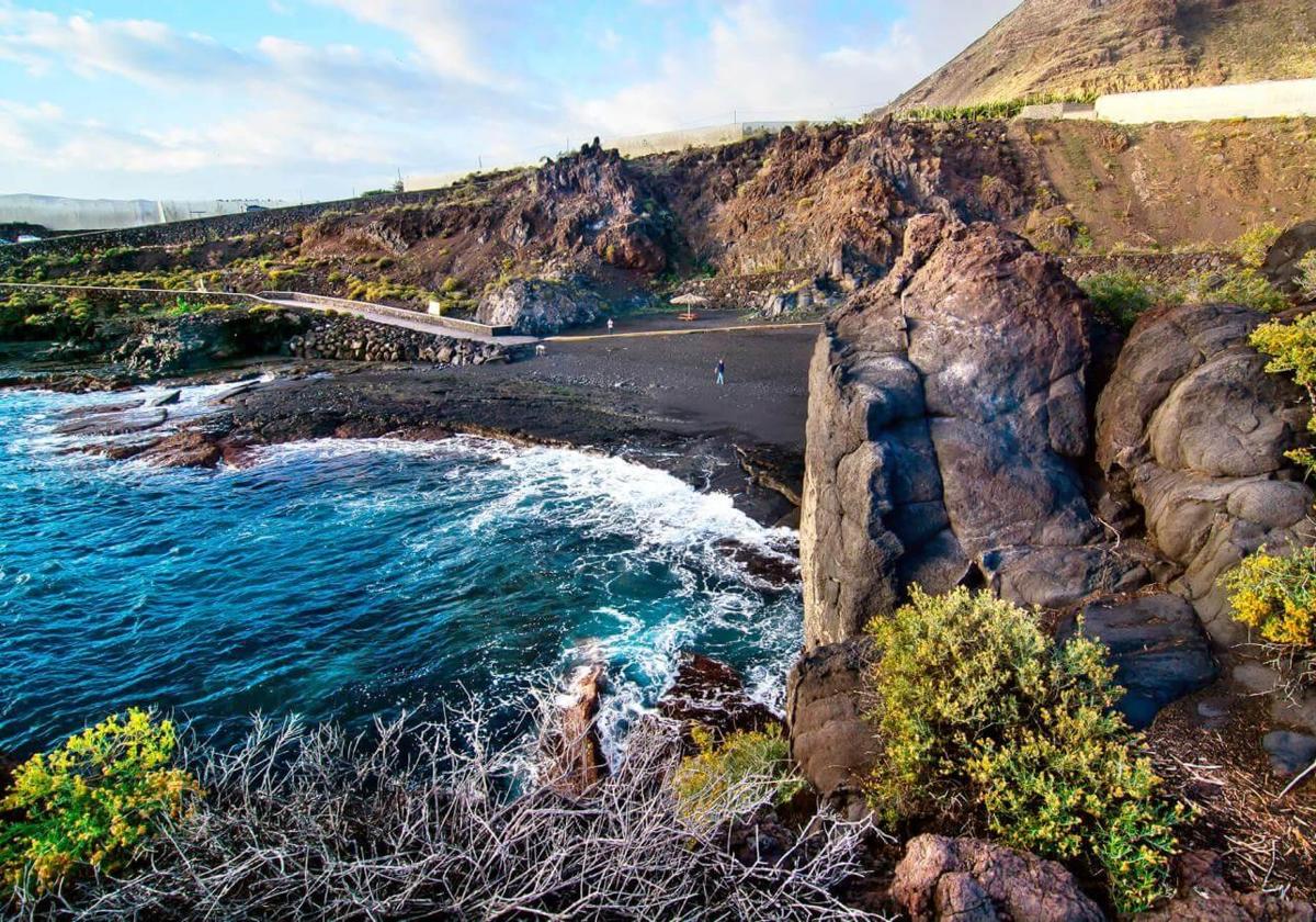 La cala de La Palma que está rodeada de plataneras y acantilados: dónde está y cómo llegar