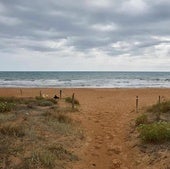 Un técnico de emergencias explica qué tienes que hacer cuando te arrastra una corriente en el mar