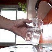 Aviso de la Policía Nacional: Así funciona el timo de los 'milagrosos filtros de agua'