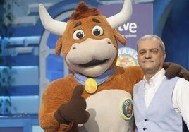 Quién está debajo de la mascota del 'Grand Prix del Verano': su nombre, su verdadero trabajo y por qué no hay un animal en el programa