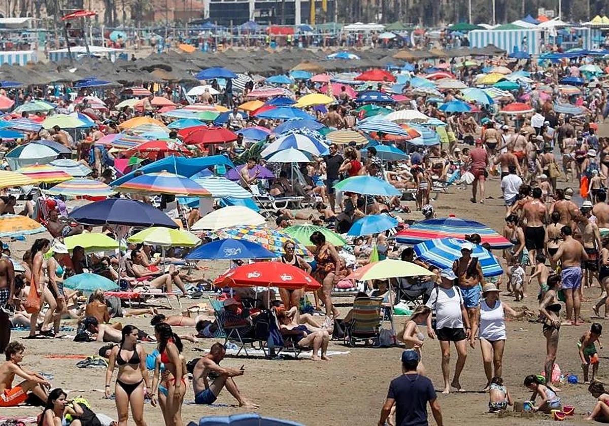 Una autónoma española se va dos semanas de vacaciones y denuncia lo que viven muchos en su situación: «Las facturas siguen llegando»