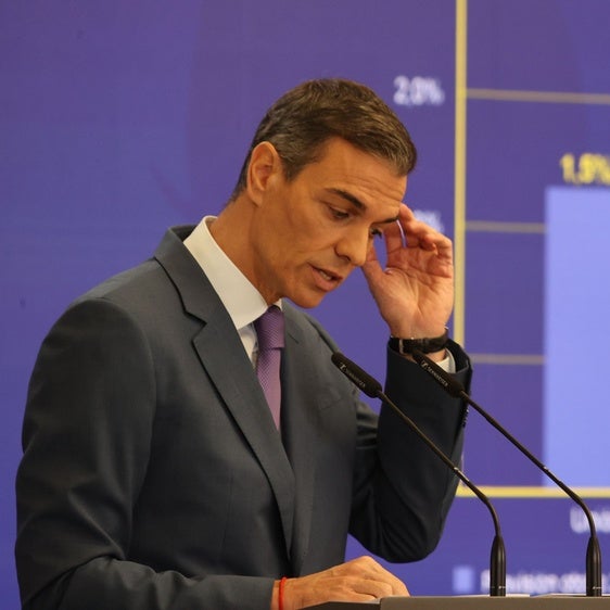 Puigdemont exige reunirse con Sánchez fuera de España para mantener su apoyo