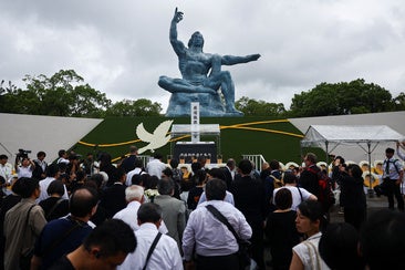 La ciudad de Nagasaki ride un minuto de silencio por las 74.000 personas que fallecieron en la explosuión de la bomba nuclear de 1945