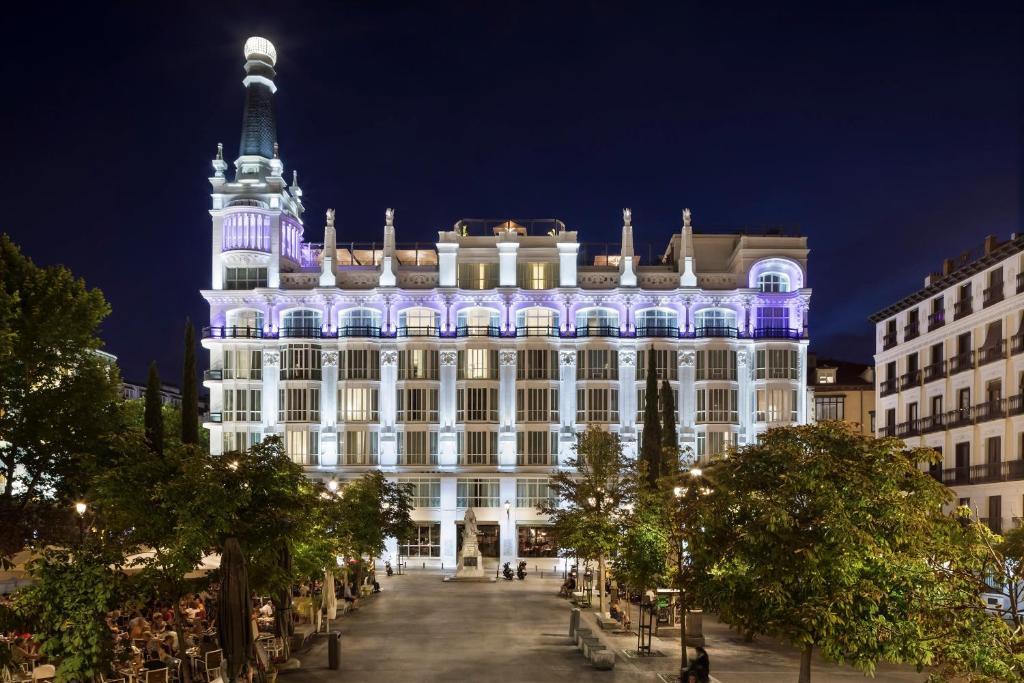 Liquidación de lujo en Madrid hoy: fechas, precios y cómo comprar los muebles de uno de los hoteles más emblemáticos