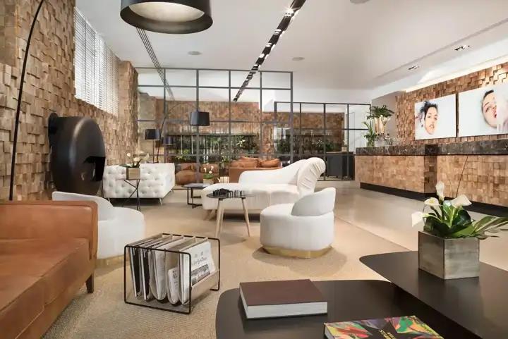 Liquidación de lujo en Madrid hoy: fechas, precios y cómo comprar los muebles de uno de los hoteles más emblemáticos