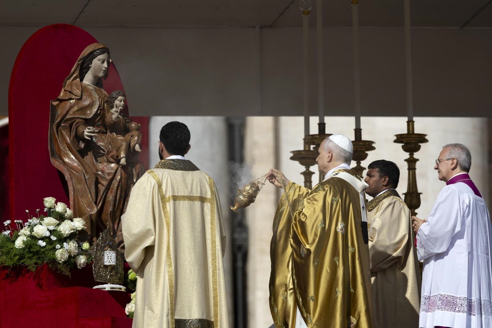 El Papa León XIV dirige la ceremonia de canonización de Carlo Acutis y Piergiorgio Frassati, en la Plaza de San Pedro en el Vaticano