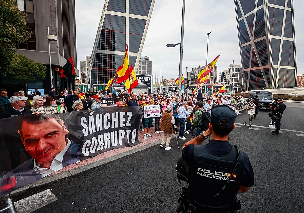 Los fieles del cumpleañero Juan Carlos Peinado, &#039;el juez valor&#039;