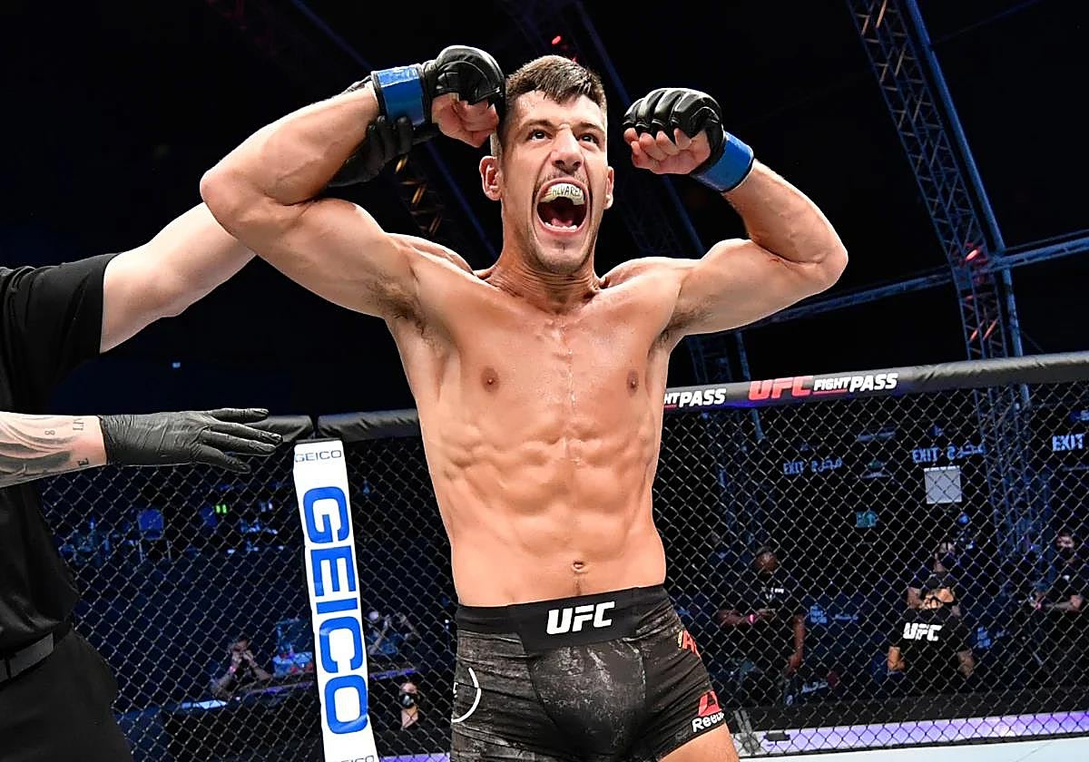 Este es el ganador del combate entre Joel Álvarez y Vicente Luque, según la inteligencia artificial