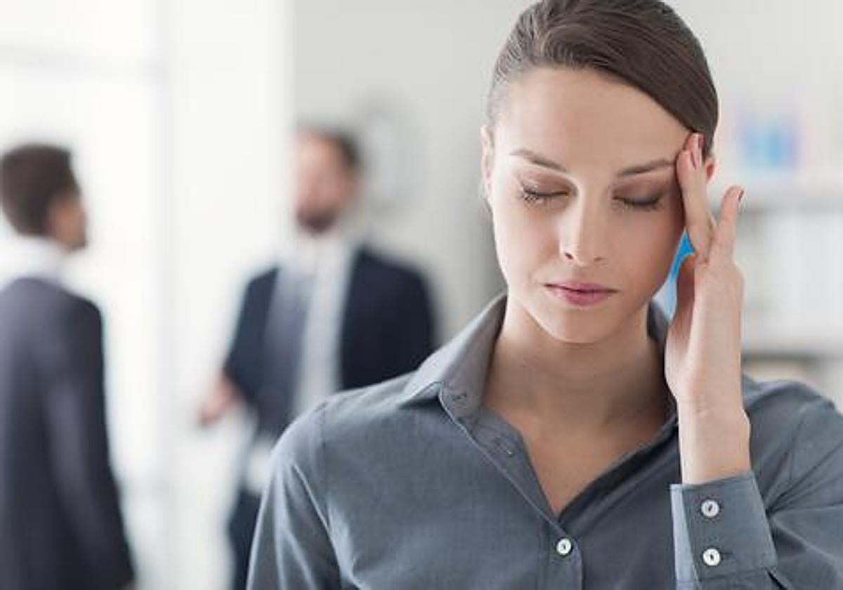 Una psicóloga revela las tres claves para salir de pensamientos en bucle: «Deja de luchar contra tu cabeza»