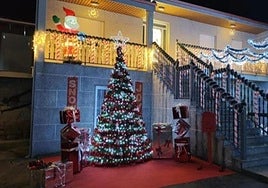 El pueblo de Orense que desafía a Vigo con sus luces de Navidad: casas que parecen sacadas de un cuento a poco más de una hora de Santiago