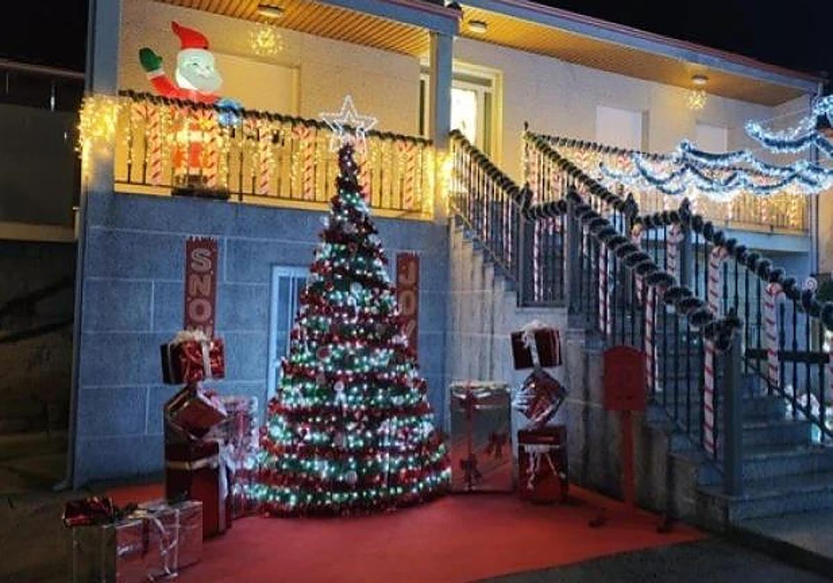 El pueblo de Orense que desafía a Vigo con sus luces de Navidad: casas que parecen sacadas de un cuento a poco más de una hora de Santiago