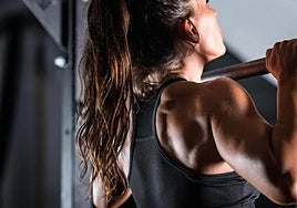 Sebastian La Rosa, médico especialista en longevidad: «Para ganar masa muscular no solo importa entrenar fuerte, presta atención a la fatiga acumulada»