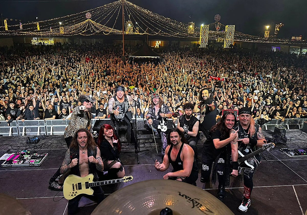 El guitarrista de Mägo de Oz lo dejó claro en un concierto: «Dejad de robarnos la cocaína y las putas»