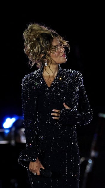 Karol G, con carmín de caníbal