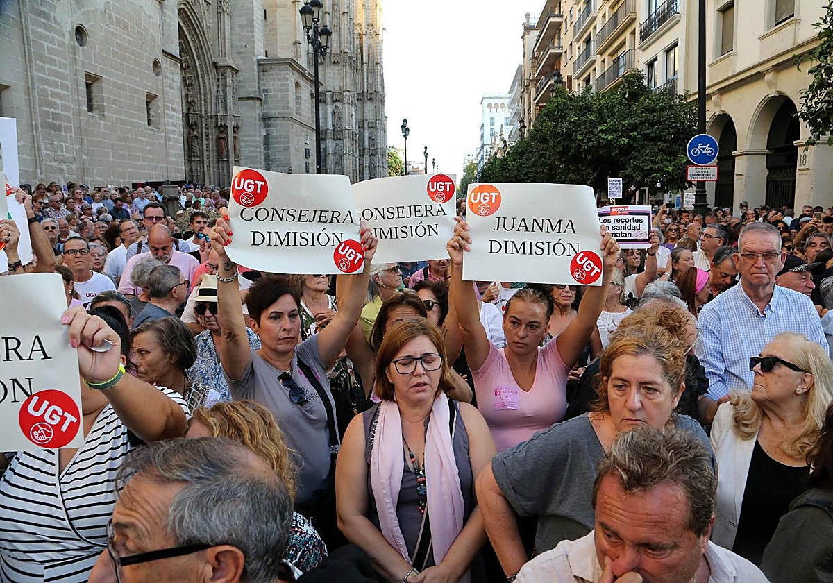 Manifestación por los errores en el cribado del cáncer de mama en Sevilla