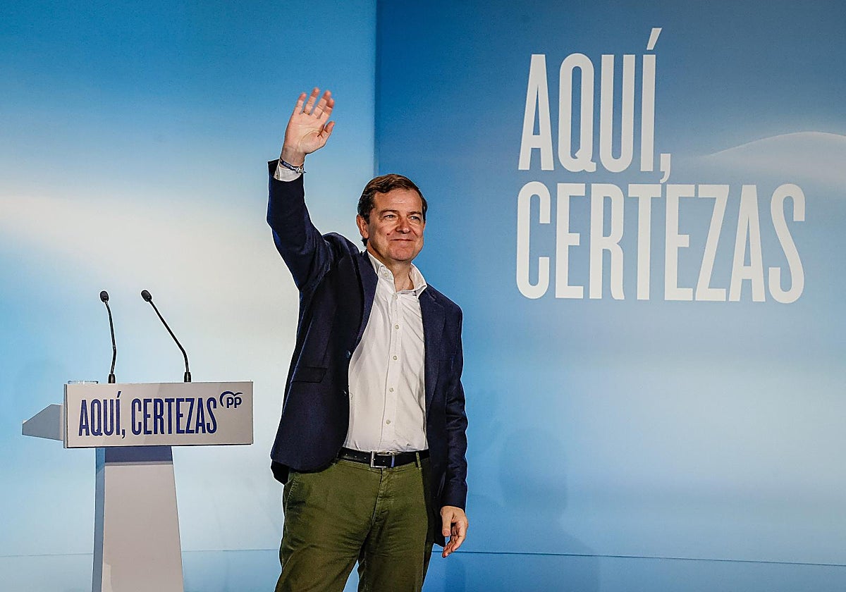 Al PP le crecen los enanos