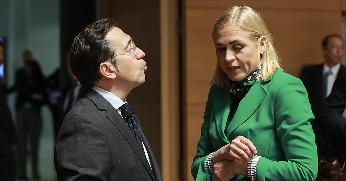 Sánchez debate en la UE lo que hurta al Congreso