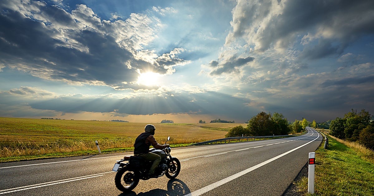 Tres hijos, tres perros, tres motos y una sola mujer