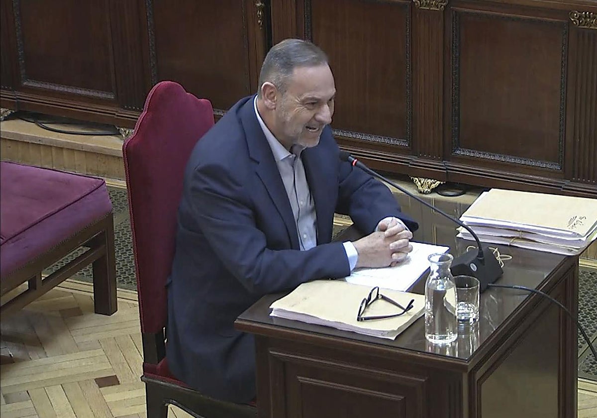 Captura de la señal del Tribunal Supremo en la que aparece el exministro José Luis Ábalos durante su declaración