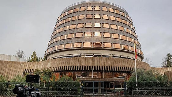 Suspensión política de leyes autonómicas