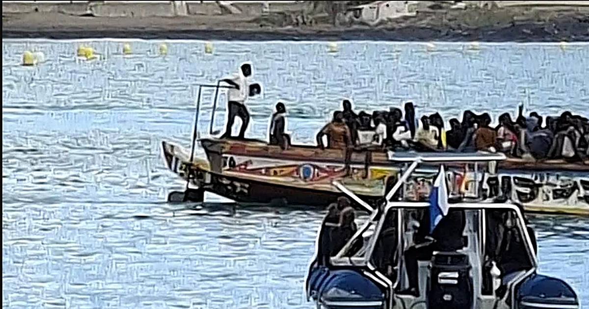 Entre el cayuco y el crucero