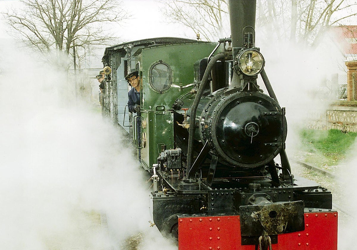 Una locomotora de vapor de 1925, en la estación de La Poveda