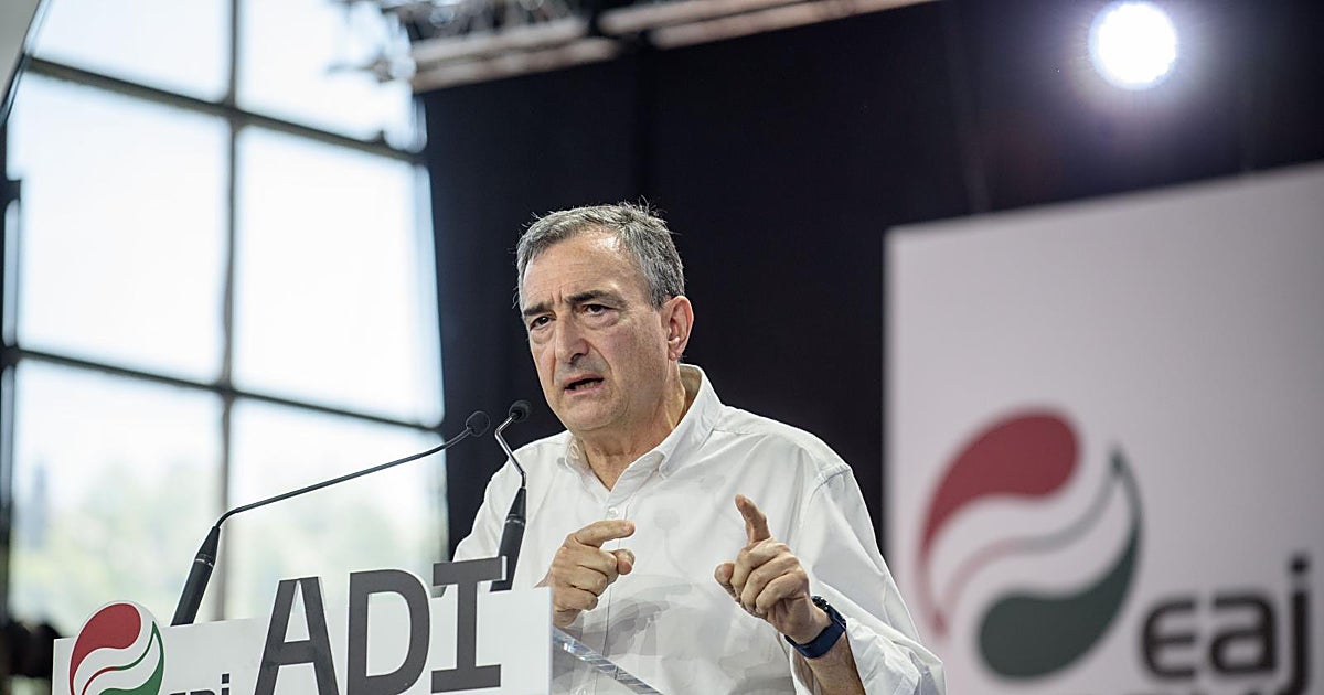 El canario en el 'batzoki'