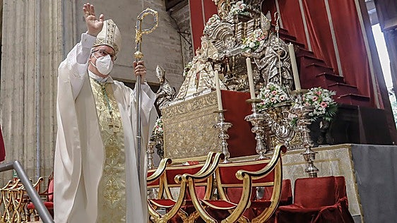 Monseñor Saiz Meneses, el día de la entrada en la sede hispalense