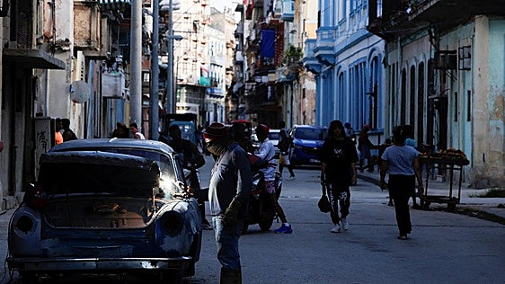 Los cubanos sufrirán más que nosotros