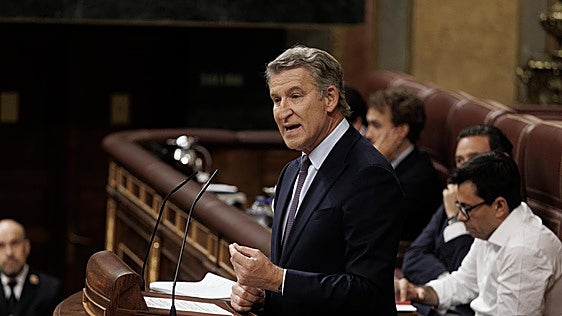 Yo presentaría la moción de censura