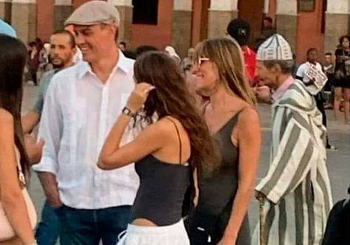 Sánchez y su familia durante unos días de vacaciones en Marrakech (Marruecos)