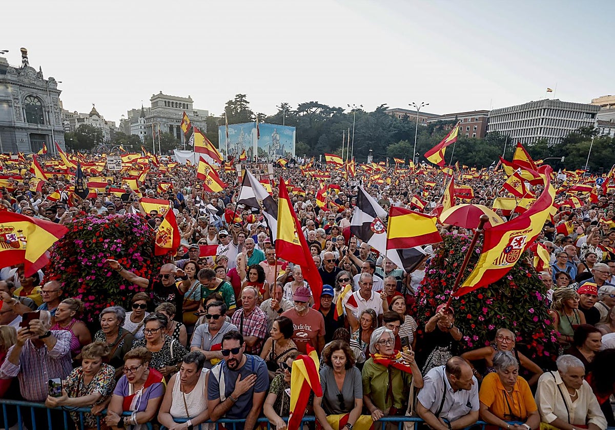 Manifestación con motivo del día de Ceuta ante el Ayuntamiento de Madrid