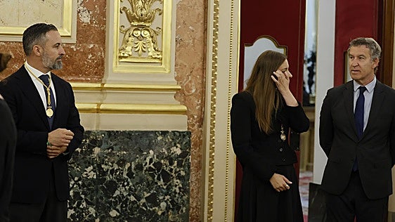 Feijóo y Abascal ante el golpe sanchista
