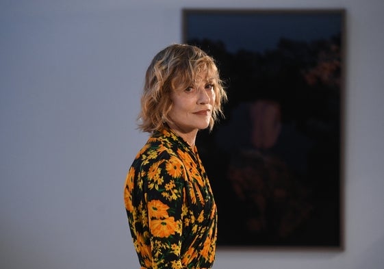 Isabelle Huppert posa en el photocall de la presentación de la película en el Institut français de Madrid
