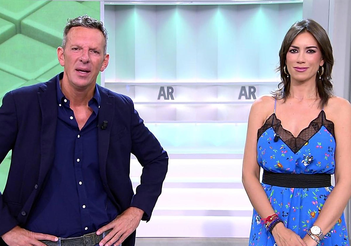 Joaquín Prat, junto a Patricia Pardo, al inicio de 'El programa de Ana Rosa'.