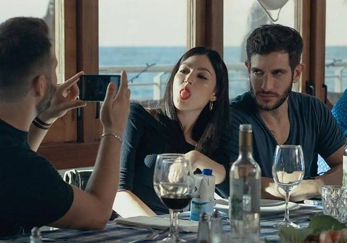 Úrsula Corberó da vida a Rosa Peral en 'El cuerpo en llamas'