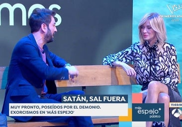 Susanna Griso 'asalta' a uno de sus colaboradores con una misión muy especial: «A ver si tú la consigues»