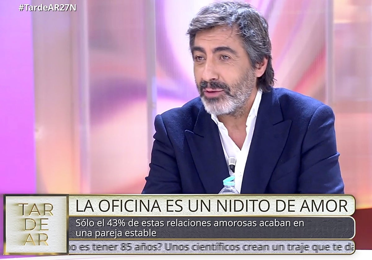 Juan del Val se unió a la tertulia de 'TardeAR'.