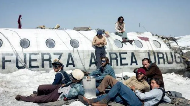 Con la presencia de cuatro sobrevivientes de los Andes, Venecia ovacionó La  sociedad de la nieve - EL PAÍS Uruguay