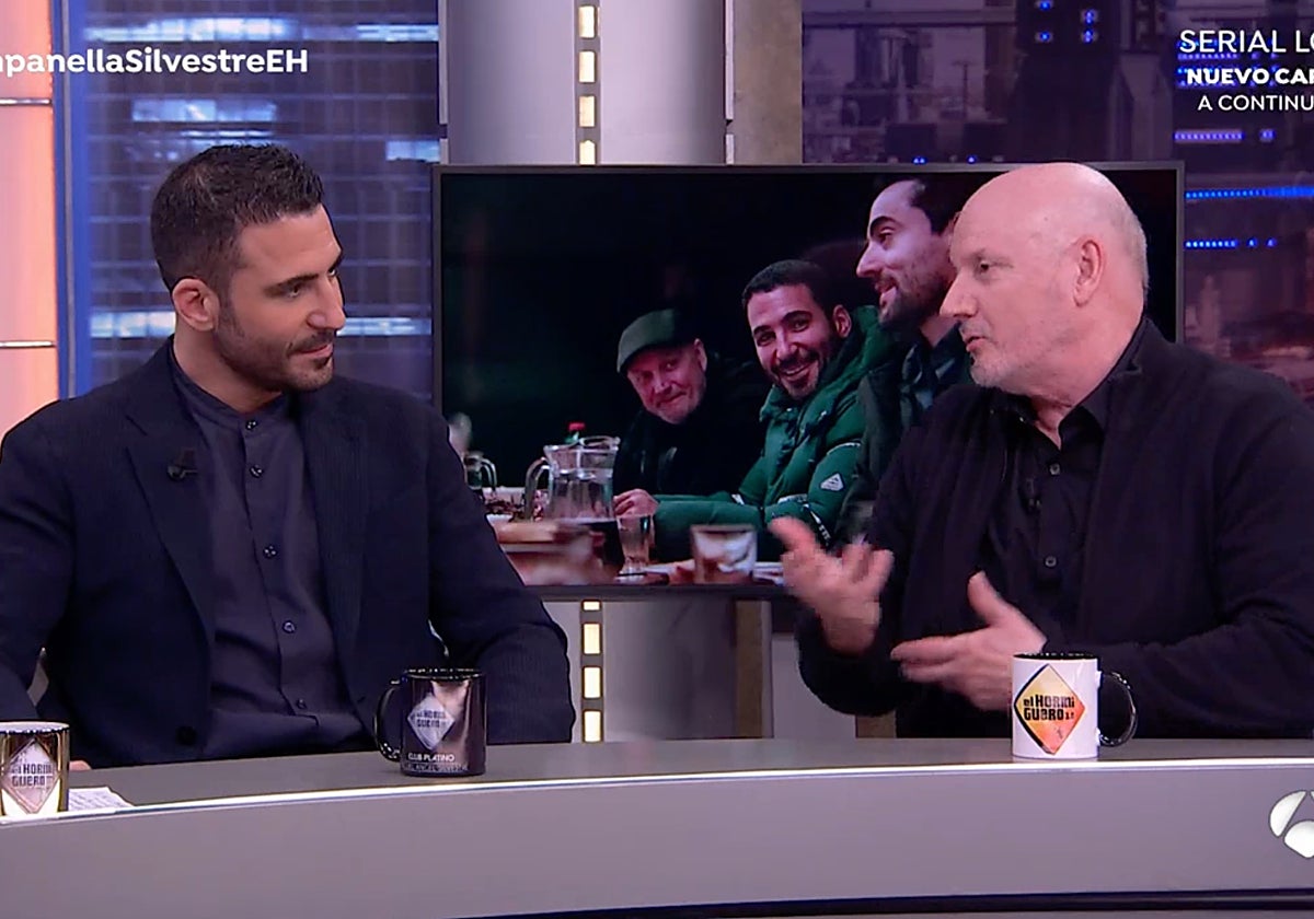 Miguel Ángel Silvestre y Juan José Campanella en 'El Hormiguero'