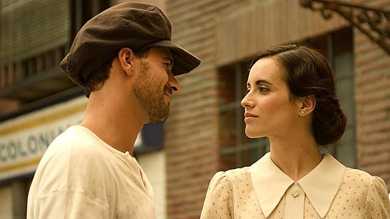 Rodolfo Sancho y Ana Turpin, en la primera temporada de 'Amar en tiempos revueltos'