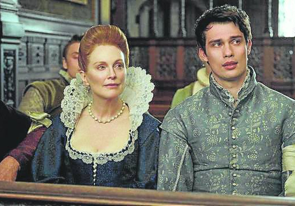 Julianne Moore, en un fotograma de 'Mary & George'