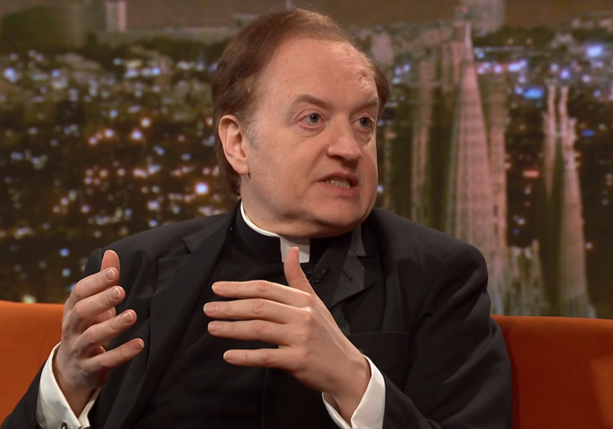 El padre Apeles, durante su entrevista en 'Col·lapse' de TV3
