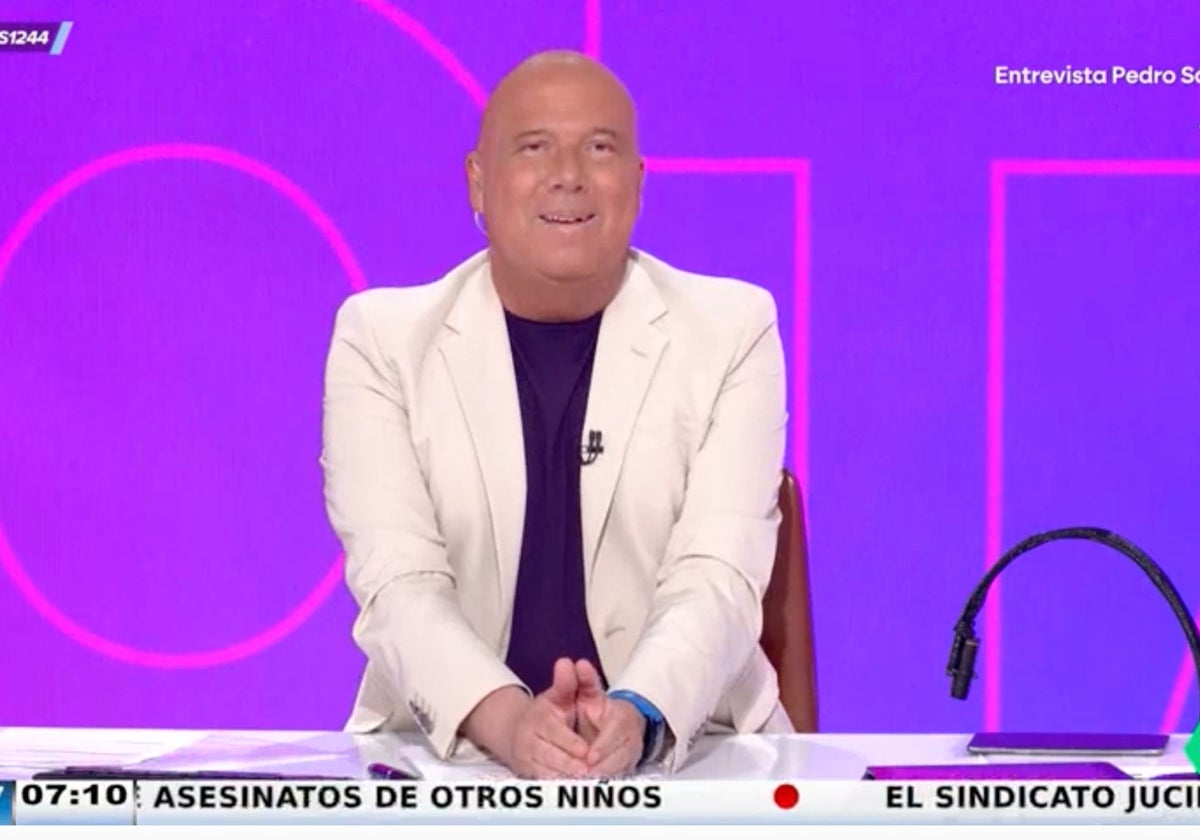 Alfonso Arús ha reaccionado inmediatamente ante la noticia del 'corazón' que anunciaba una presunta ruptura entre una pareja muy famosa.